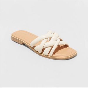 Universal thread sandals